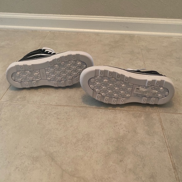 BRAND NEW VANS HIGH TOPS - Picture 9 of 11